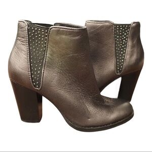 Reba sz 7 Zari leather studded metallic booties